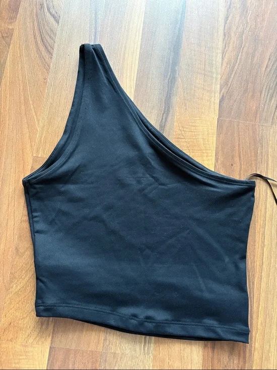 Abercrombie & Fitch Woman’s Size XS Black One-Shoulder Crop Top - Picture 5 of 9
